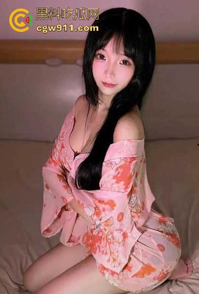 b站福利姬【一条小糖糖】玉体白皙美腿修长，颜值可爱甜美，却只发擦边素菜荤价，最新付费福利曝光！-1