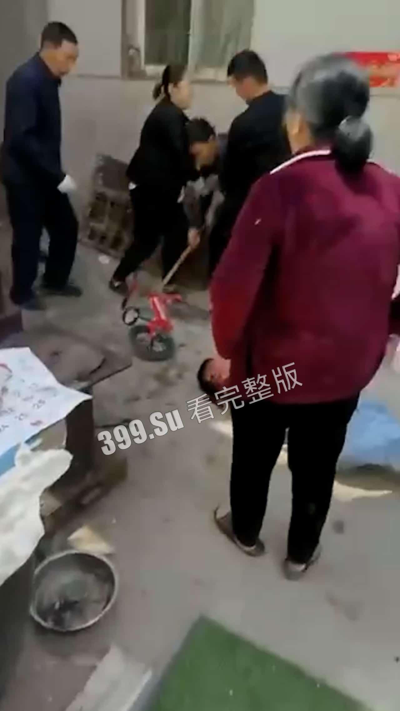 仇杀现场 合集  到底受了多大的委屈才能当街袭杀-9