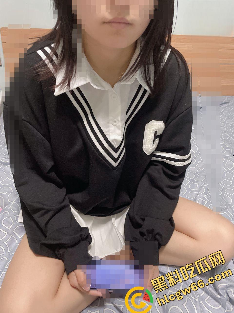 海角28岁教师姐姐淫路曝光！弟弟苦追终操大屁股姐，半推半就插进去，三年性瘾喷发射满臀！-9