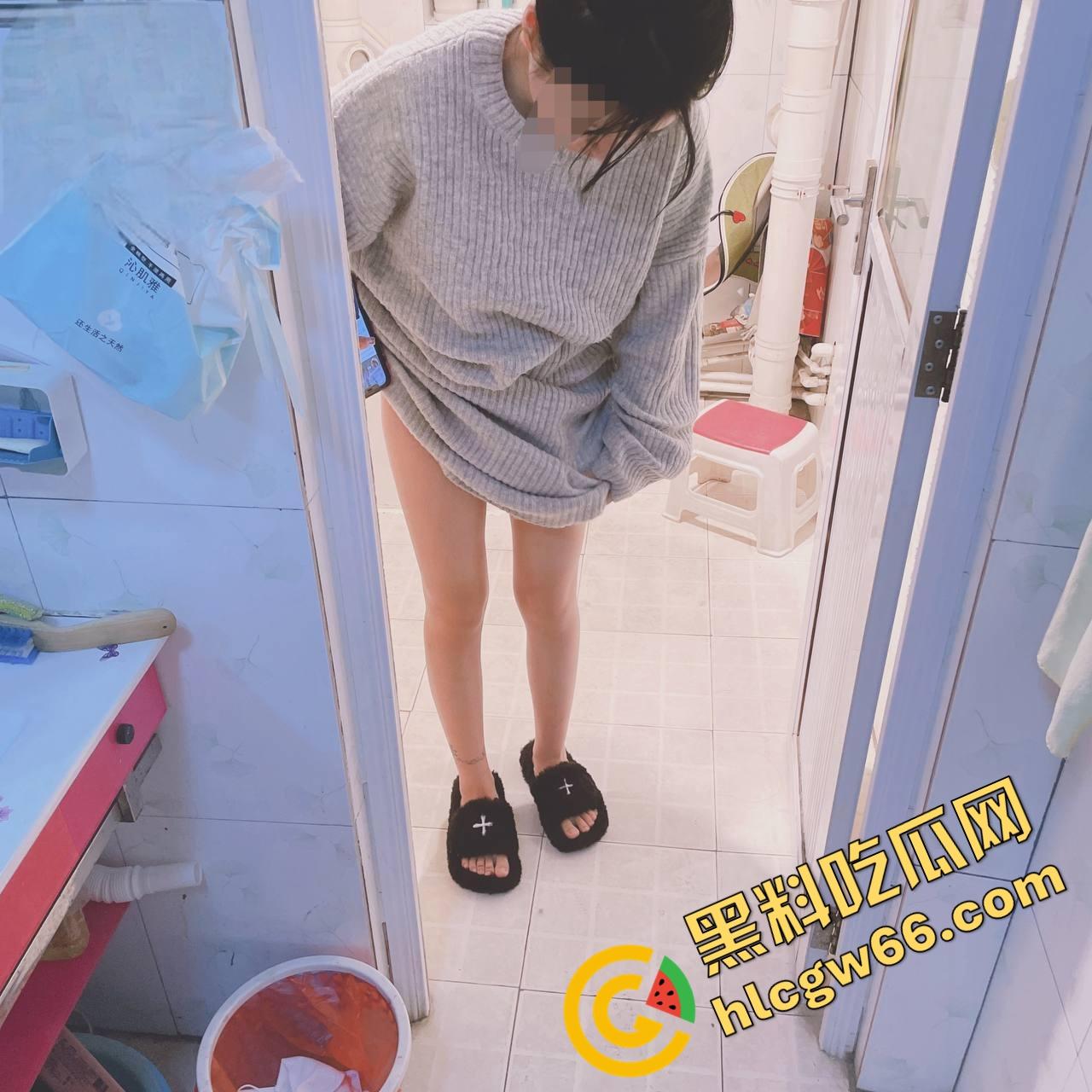 海角28岁教师姐姐淫路曝光！弟弟苦追终操大屁股姐，半推半就插进去，三年性瘾喷发射满臀！-41