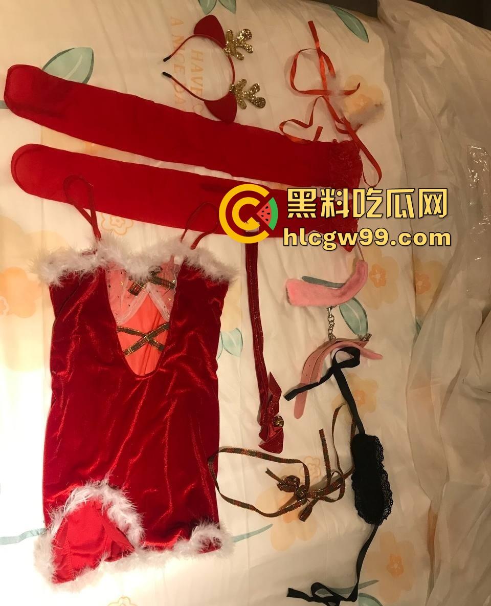 福建师范大学校花【李妍雪】绝美女神私下是淫荡反差婊,被金主暴力抽插满床道具伺候,后入颜射完事让人酸哭!-4