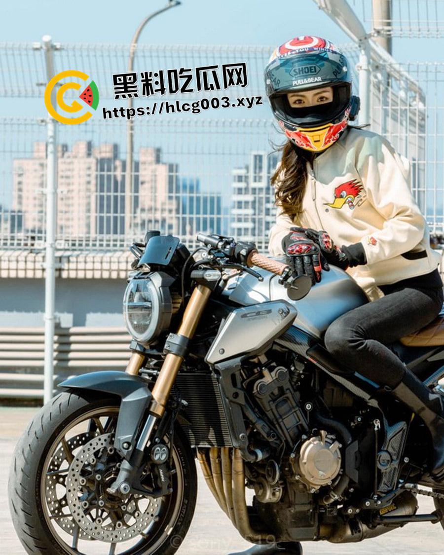 靓妹骑着机车 你在床上骑着靓妹！男人的终极梦想 长腿貌美反差婊 举着腿猛干-5