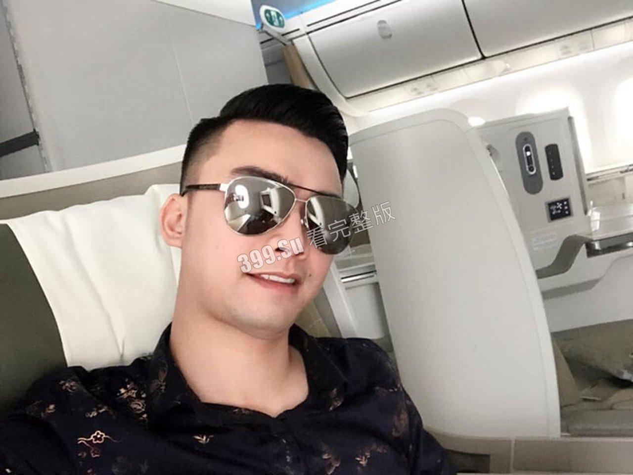 越南航空 副机长 #HaDuy 和前模特白虎女友 #AuHaMy 性爱影片泄漏-5