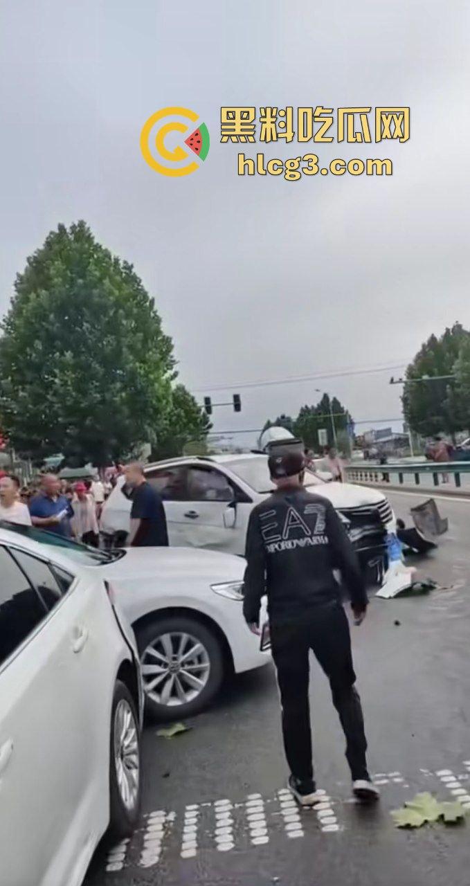 大连普兰店 大货车制动系统失控 刹车失灵 连撞数车 致一名女大学生死亡 对象发文感慨 3人受伤！-11