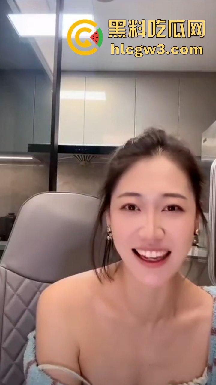 最新精选流量密码抖音骚鸡走光合集   擦边直播春光乍现 记录这一瞬间的美丽~-2