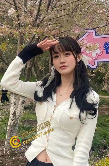 成都美视国际学校小仙女【何君雨】：C杯校花约炮金主，舌尖功夫盘旋大鸡巴，颜射满面，撕碎清纯面具！-1