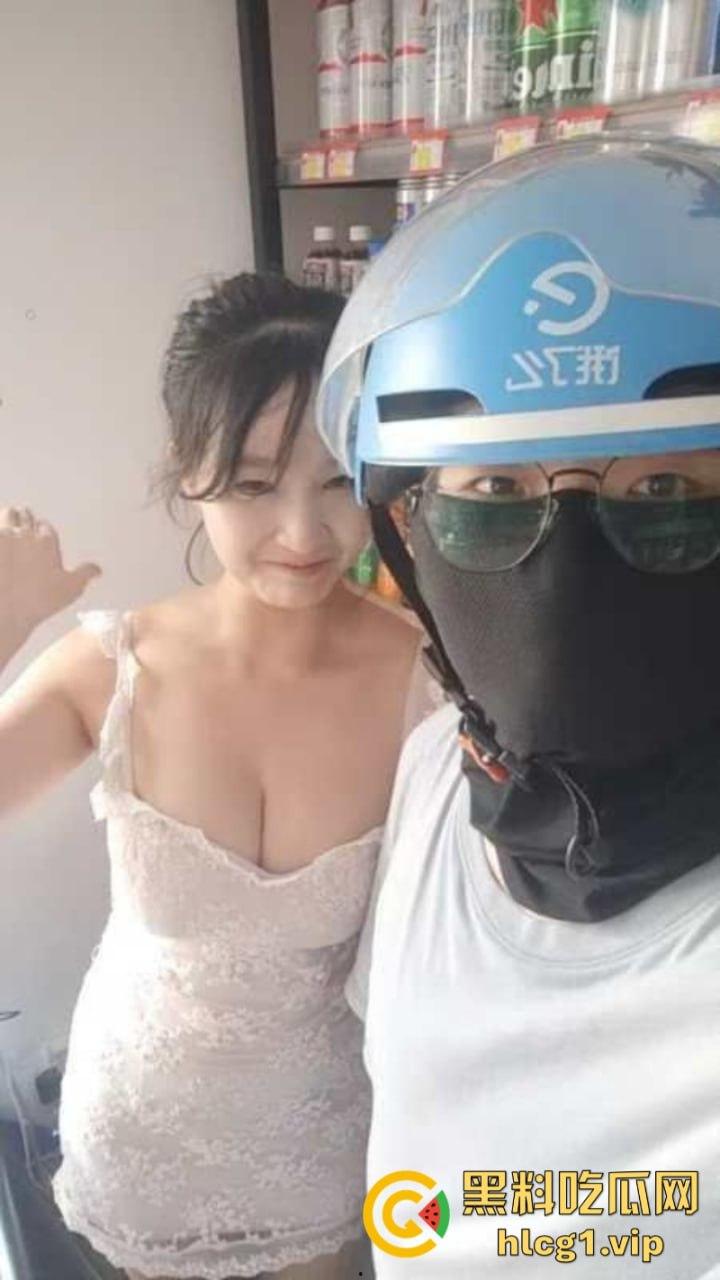 杭州老板娘“穿着清凉”被举报后 改行做直播！-7