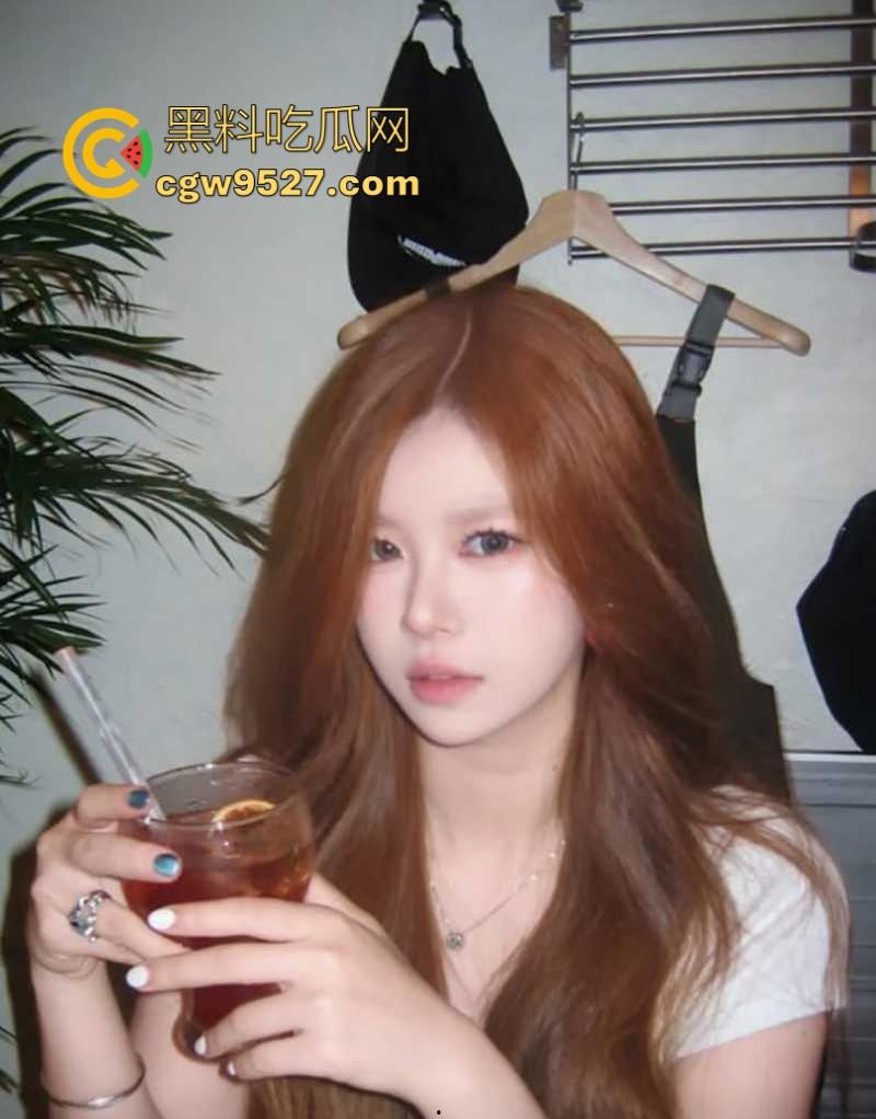 山东大学反差母狗【李柔】不雅视频流出！老总包养的骚逼反差性奴母狗，私下戴着各种器具被性虐爆操！-5