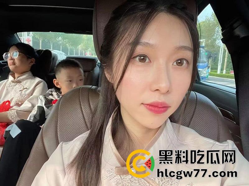 俩孩辣妈出轨偷情,河北邯郸气质少妇张津津,平时高冷女神,到床上竟然可以口交毒龙!-3