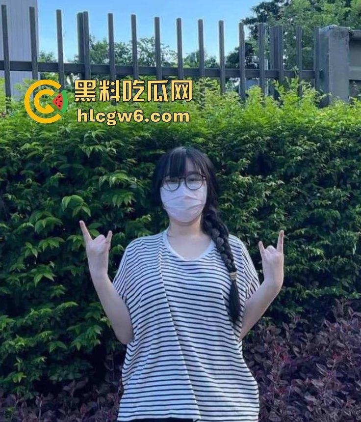 抖音巨乳女神『美田优U子』清纯脸超级奶堪称人间打奶机,大尺度外网福利全泄露,这对奶子简直大到能当靠枕!-7