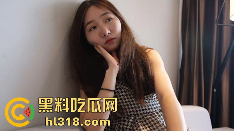 摄影老魔新作，套路山东卫校学生妹，酒店约拍私房写真，加钱后主动脱光，被摄影师潜规则无套内射！-1