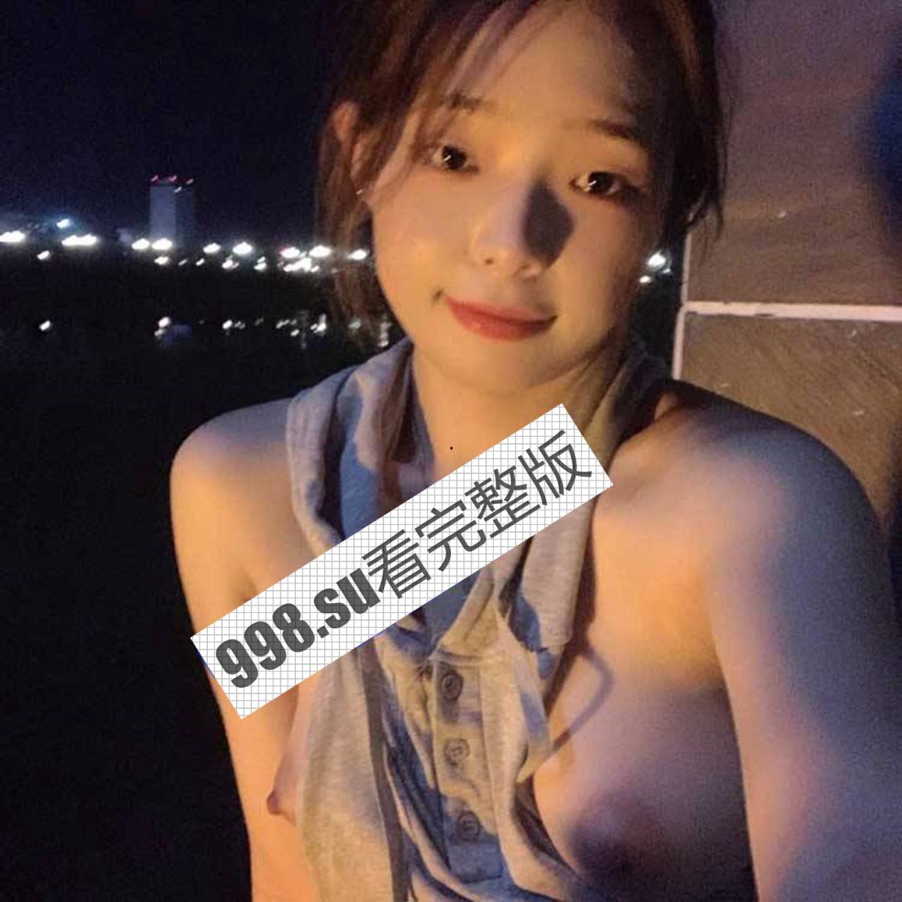 全网疯传 上海工商学院 李思颖 极品反差眼镜娘 大四学姐厕所吃鸡-8