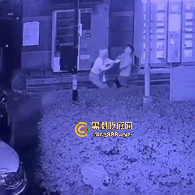 杭州惊现强吻狂魔！夜晚女生嘴唇被咬破，路人看了都以为是情侣打情骂俏，结果真是猥亵！-10