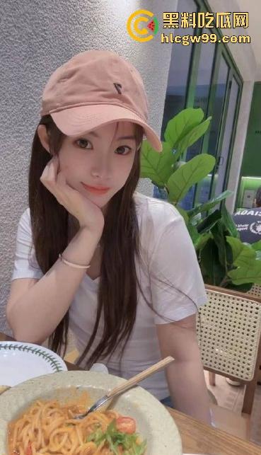 小编推荐!南京艺术学院反差母狗【刘文静】私密视频流出,骚货女神调教日常呻吟声直呼顶不住!-2