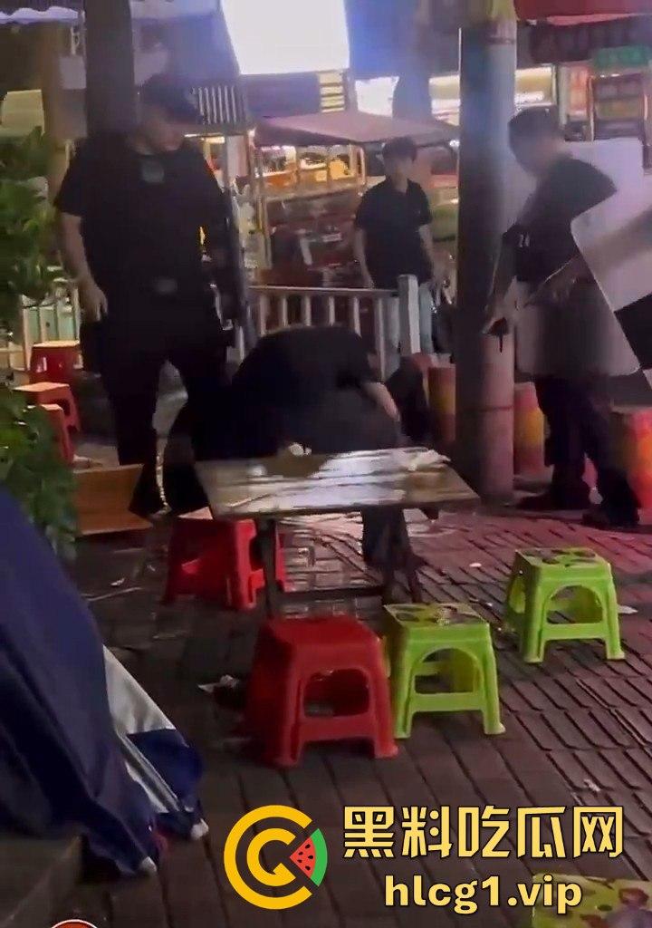 吵架吵成命案!烧烤摊男子聊天被女子嫌吵,竟拔刀相向当场捅人!-9