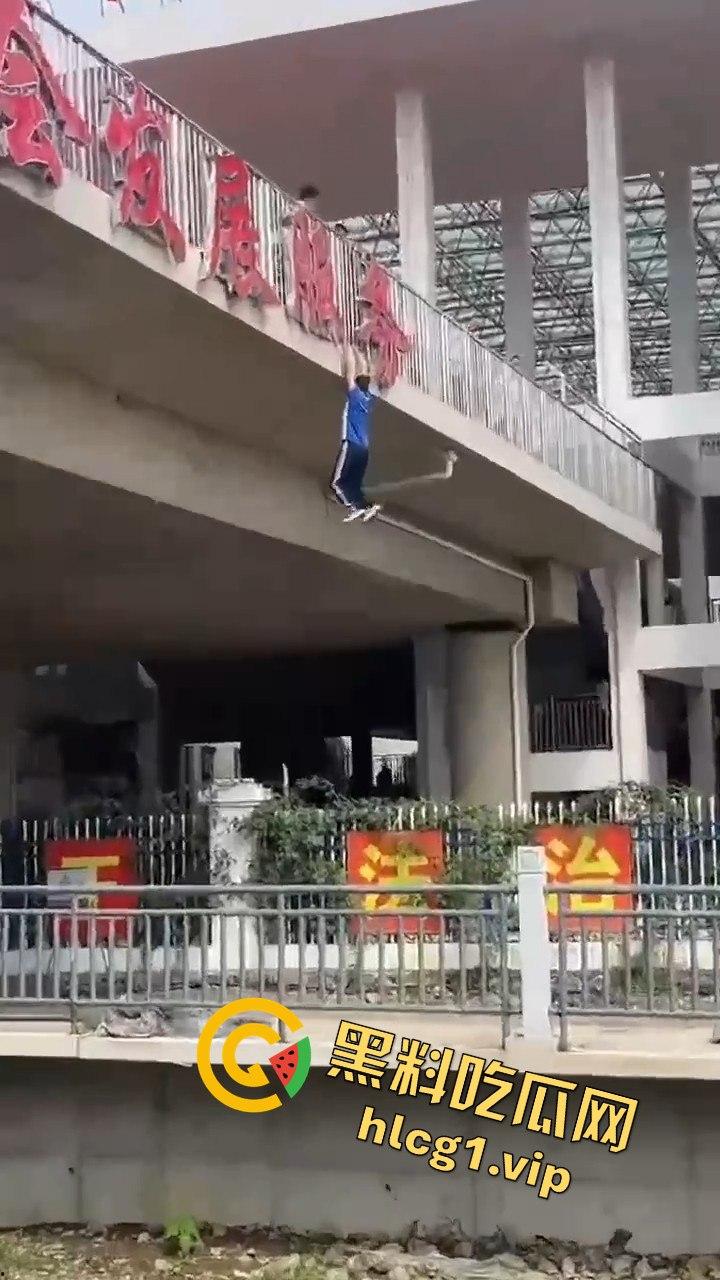 秦皇岛一中高一学生压力大，竟用摔断腿逃学！以身入局的聪明计谋？-5