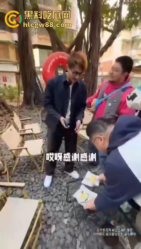 打入成都GAY圈，熊猪文化震碎三观，胖熊陪床8000块，花钱买个肉山压床？到底是什么口味？-7