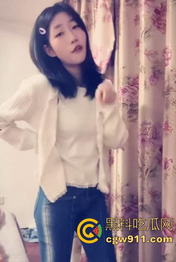 河北骚逼【魏莉】被男友调教成顶级母狗，男友的专属精盆，按头口交无套后入猛操，臀浪翻滚刺激十足！-1