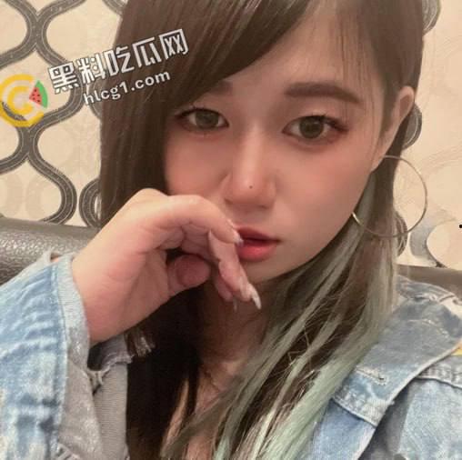 深圳某公司高管 家里老公是个废物无法满足性欲 发裸照和自慰视频在广大平台寻求炮友 看样子水就多-3