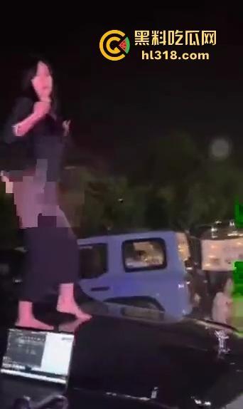 一杯柠檬茶就能细看G杯大奶，小姐姐纯手工猛打，其实我一直喜欢喝柠檬茶，什么大不大奶的无所谓！-4