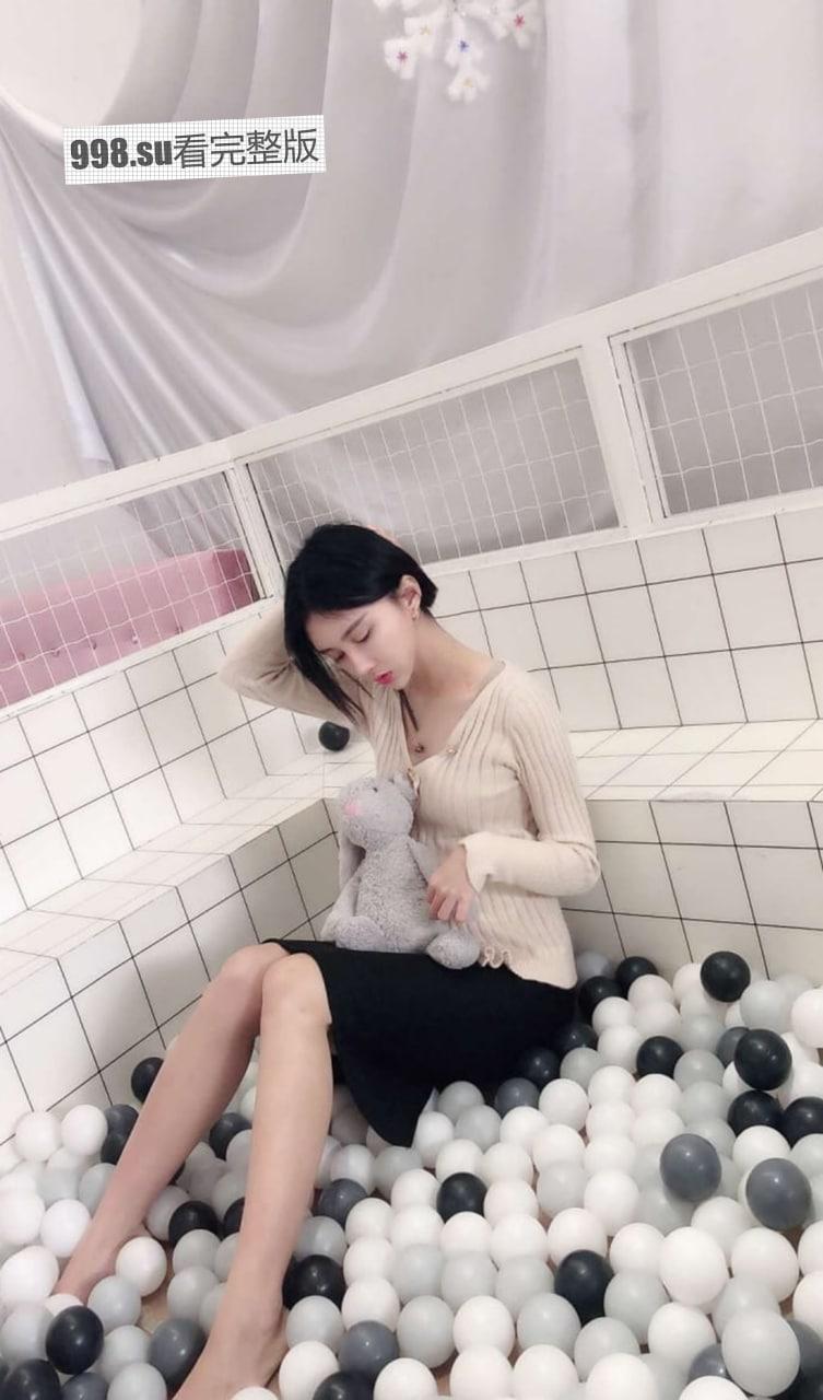 重磅泄密 长腿极品校花约啪视频流出-2