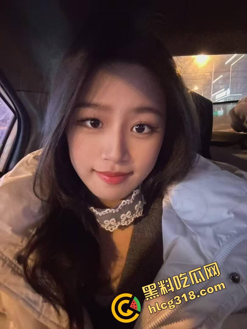 她说今晚不想操，只想要敷点原料新鲜的面膜，忍不住一发射脸，我醉欲眠卿且射，明朝皮肤嫩如花！-1