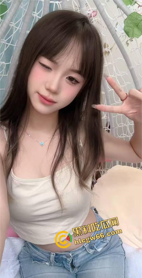 四川通江白虎骚婊『肖秋柔』电竞酒店猛操现场曝光，后入狂干一小时，小穴水多活儿贼骚！-2