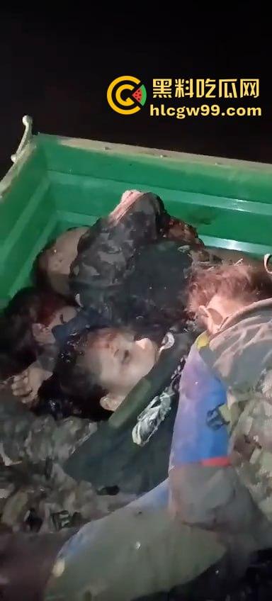 哥伦比亚武装冲突，现场死伤无数遍地尸体， 上万人流离失所!总统宣布: 进入紧急状态!-8