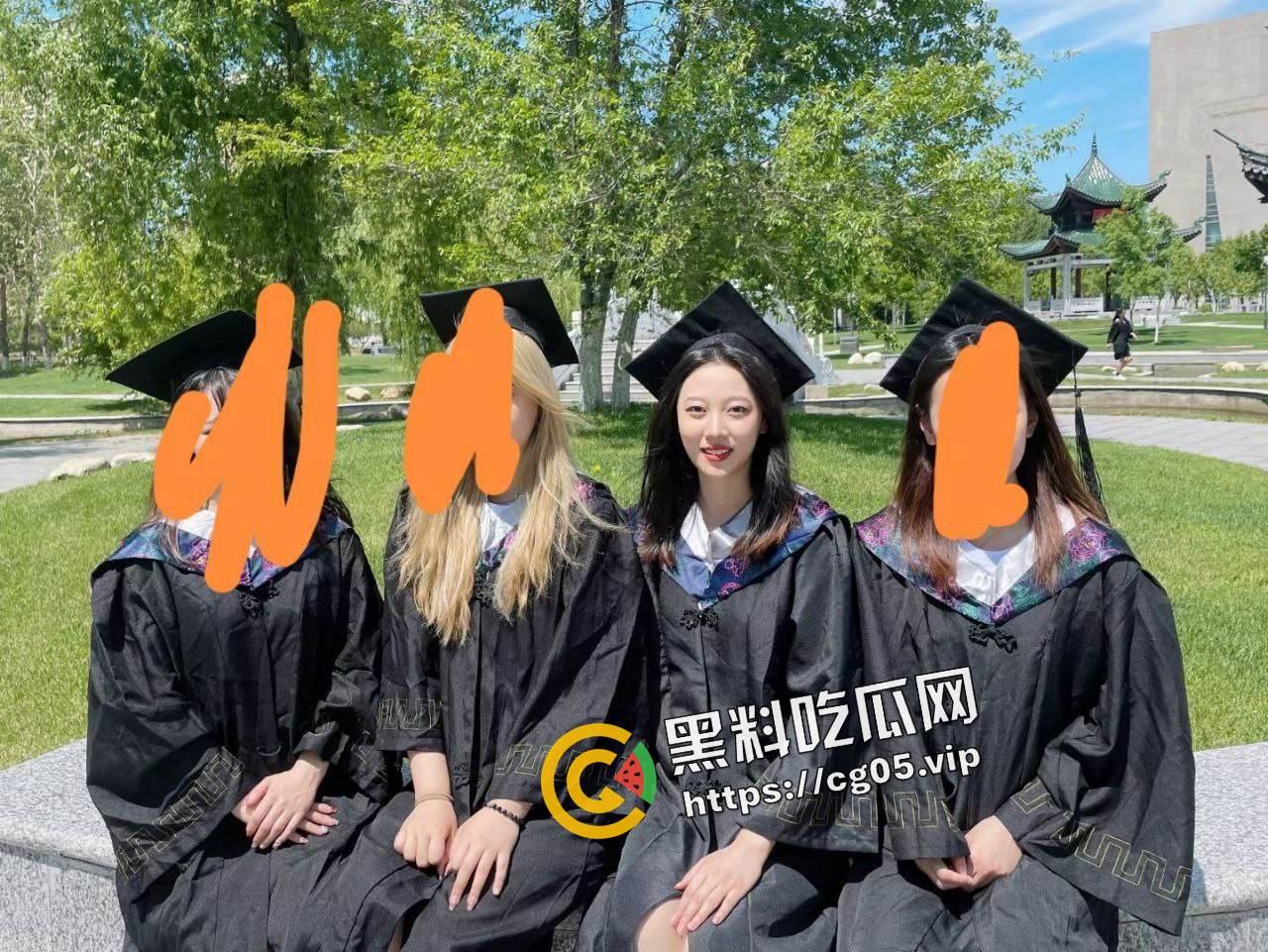 英国知名杜伦大学硕士生【李颖】不雅视频 有钱人家的高材生 在床上也不过是母狗一条罢了-6