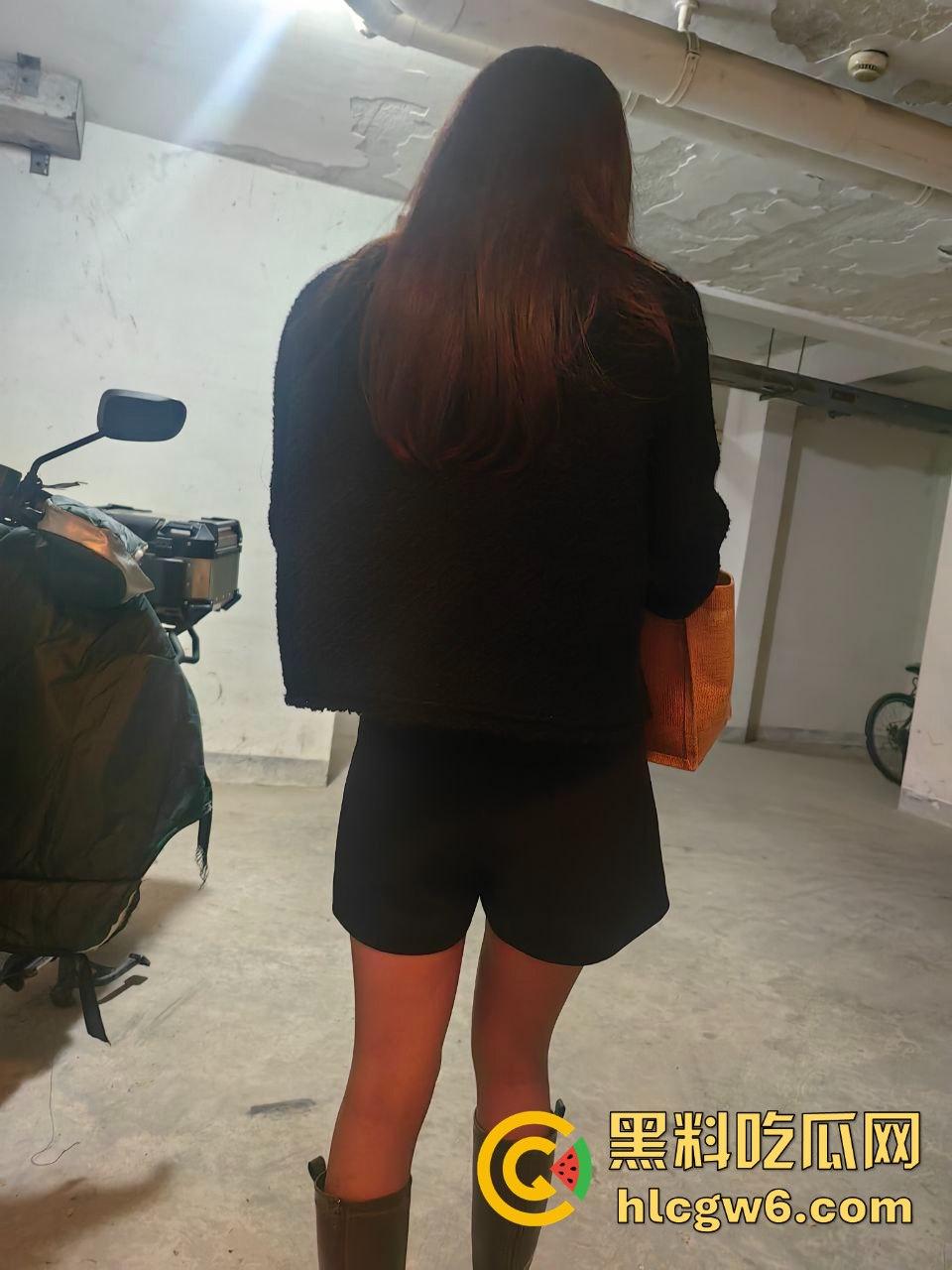 推特颜值御姐【鹿头】淫趴日常曝光，上海整容科技脸带小姐妹四男二女疯狂乱搞，鸡巴换一根又一根！-5