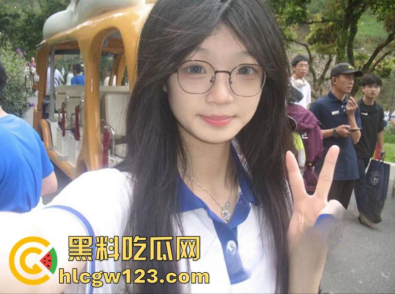 河北石家庄铁道大学【郑科洁】，颜值可爱身材性感，细腰翘臀美腿修长，和黄毛约炮视频流出！-1