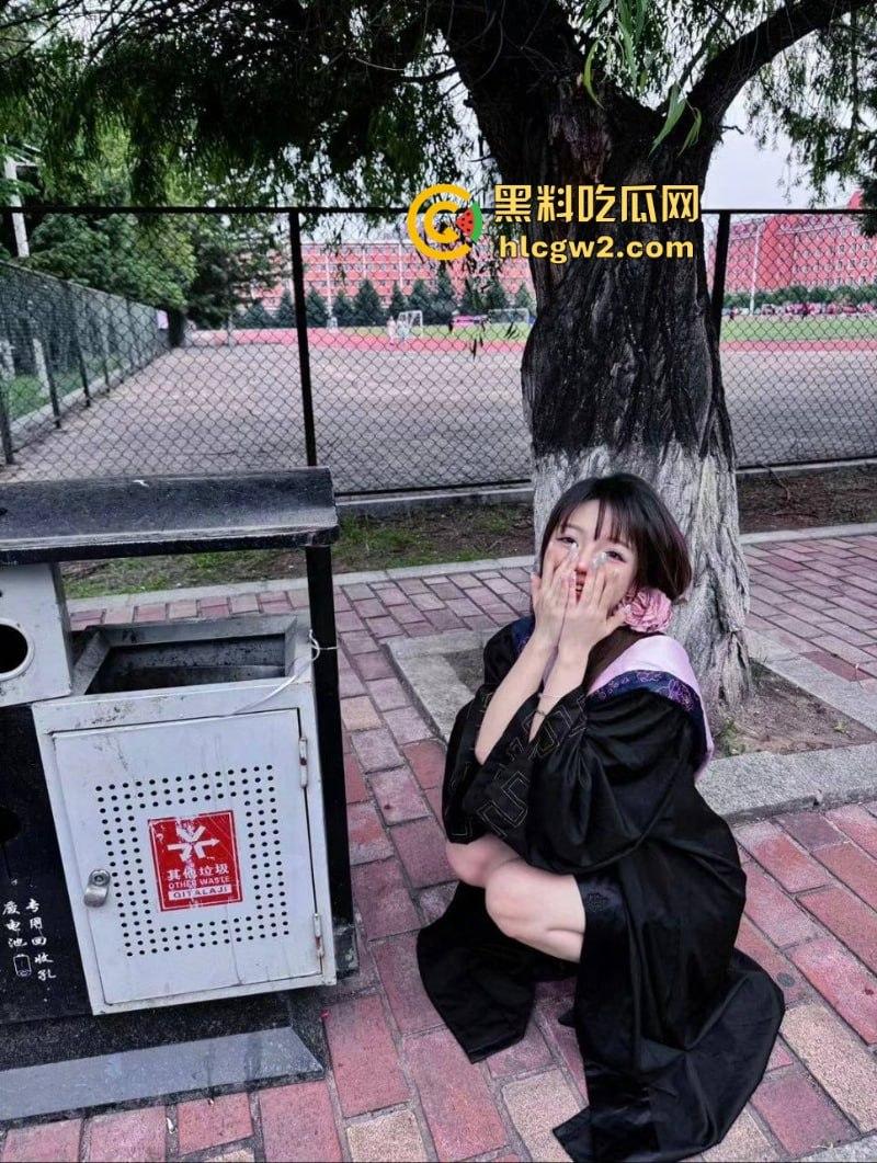 独家爆料！江苏职业技术学院【张爱苓】啪啪视频被渣男流出 各种情趣装层出不穷 女神沦为母狗！-12