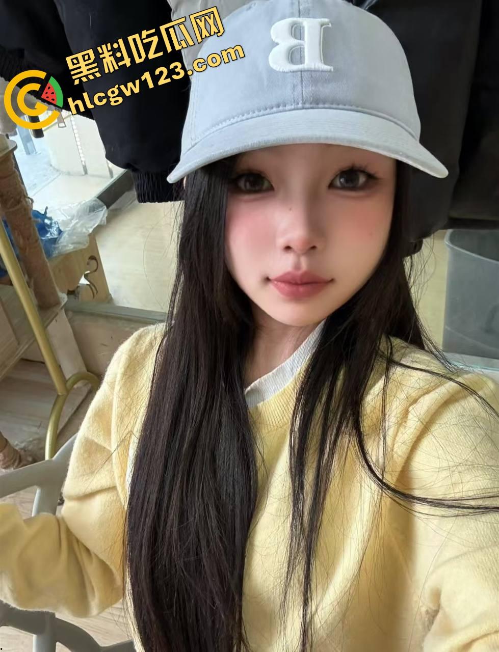 调教淮安人妻骚母狗【赵婷婷】舔脚舔到呻吟，配合度高得像天生淫奴，无套抽插口爆收尾，全程淫得没边！-2