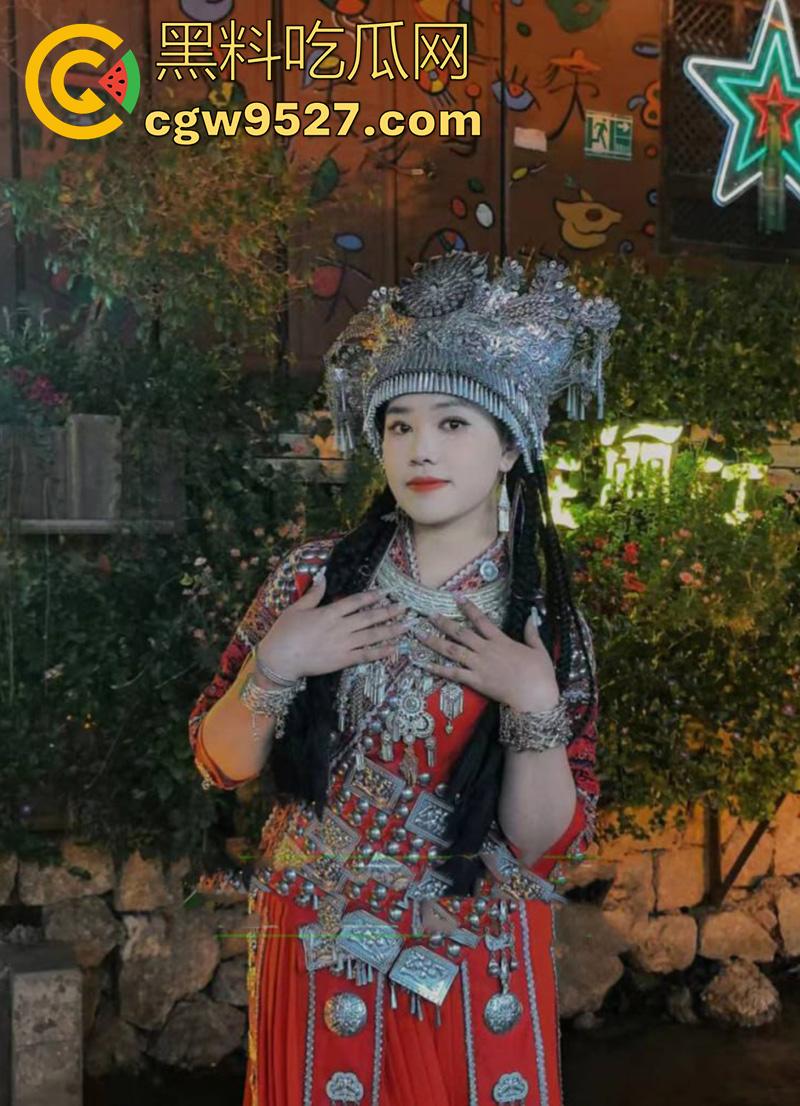 云南红河绿春县【张者芬】，破瓦村哈尼族新婚人妻，大婚前夜视频惨遭曝光，竟是个爱吃精液的母狗！-4