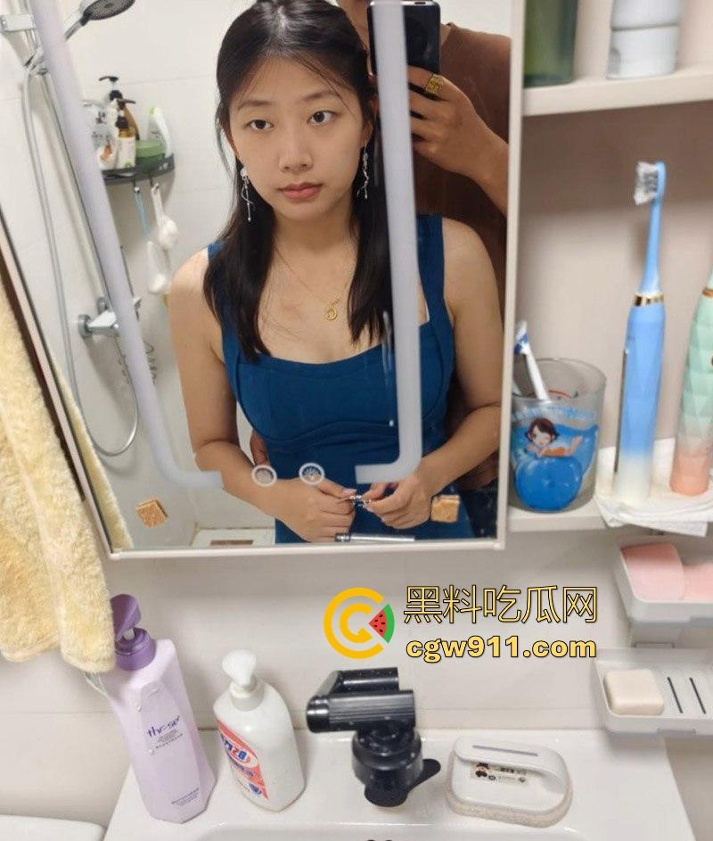 江苏幼师少女露脸性爱视频流出，为人师表化身榨精母狗，露脸口交，后入狂插直射嘴里，太他妈骚了！-3