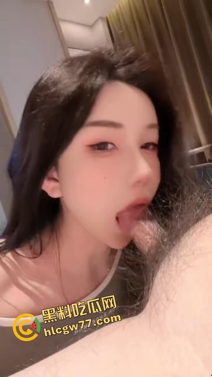 好看的TS就是狠，勾引直男回家龟头责上头，口一含射精带尿双管齐下，喷了个正着！-11