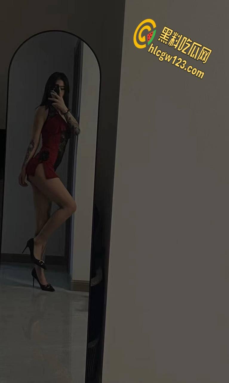 高颜值女大学生【陈思琪】，淫纹黑丝诱惑，粉嫩骚穴菊花被舔爆，轮番后入内射尖叫！-2