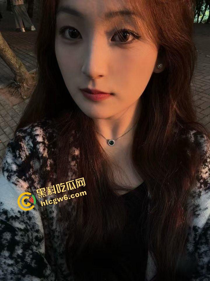 湖南株洲化工大专反差气质骚鸡『宛予淇』公交车骚母狗 兼职约炮大哥骑肉棒！原创独家曝光！-4