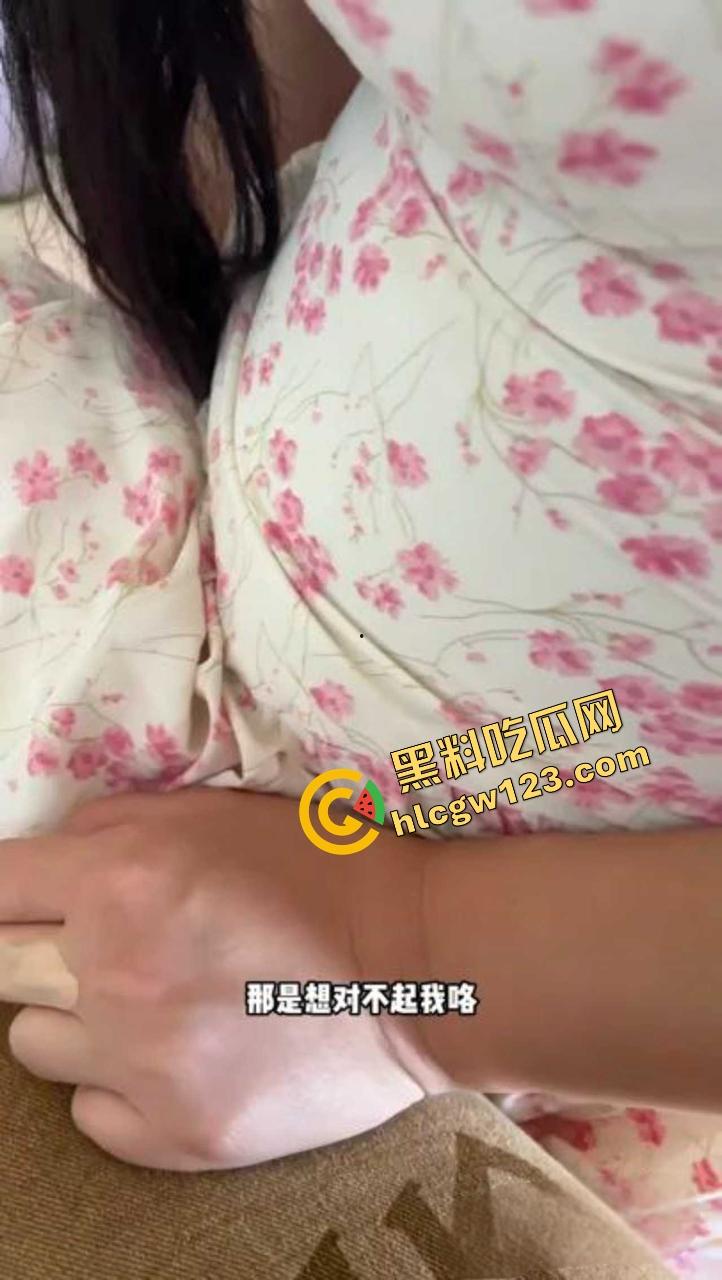 岳母端午串门趁闺女上班勾引女婿大屌狂插，骚逼夹得鸡巴冒火星无套爆射子宫，嫩奶巨乳舔到爽断魂！-1