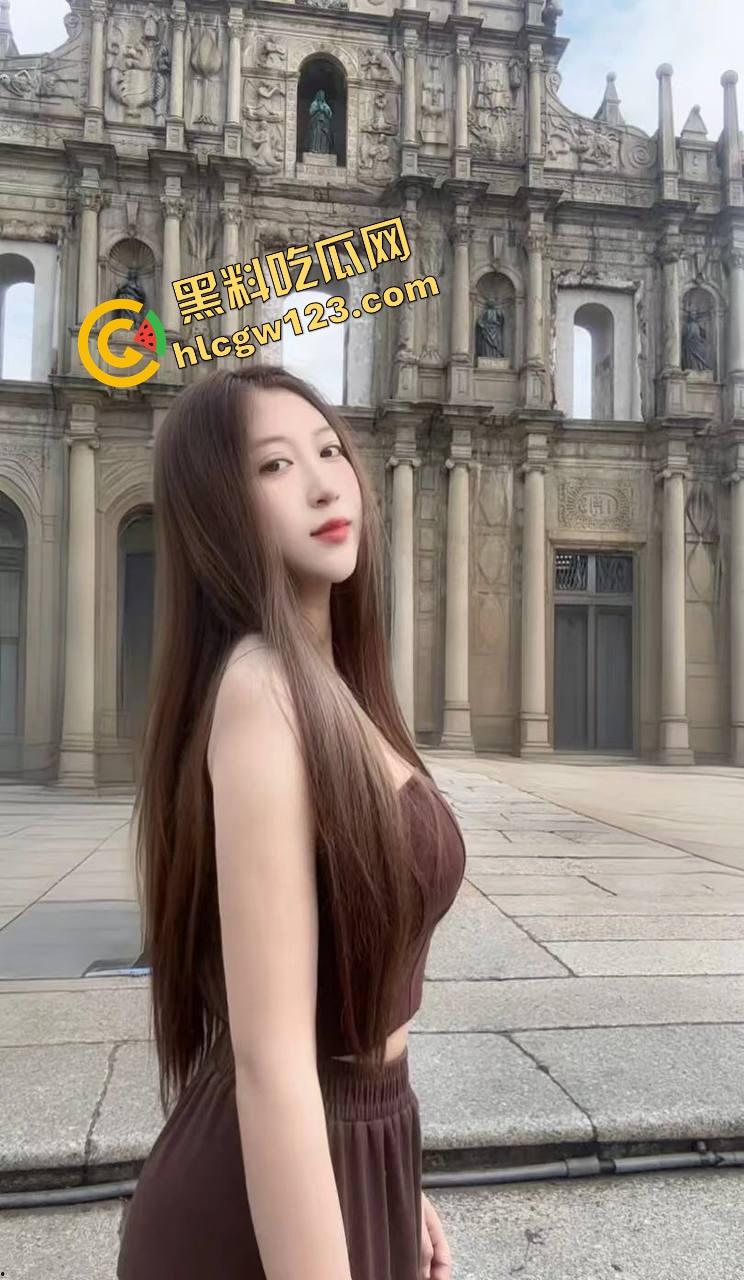 岳母端午串门趁闺女上班勾引女婿大屌狂插，骚逼夹得鸡巴冒火星无套爆射子宫，嫩奶巨乳舔到爽断魂！-7