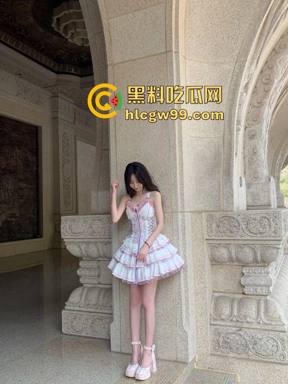 重庆化工职业洛丽塔骚鸡【黄娅】与体育生网友面基一顿饭就得吃，母狗模样口爆吃鸡吞精！独家流出！-1