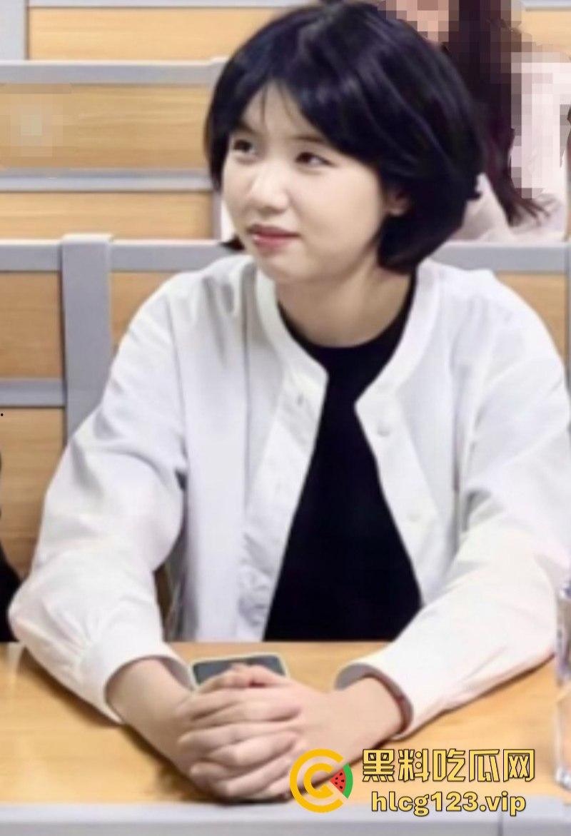 闽南师范大学团委【莹莹】极品反差婊被男友各种调教做爱 被操到高潮喷水-4