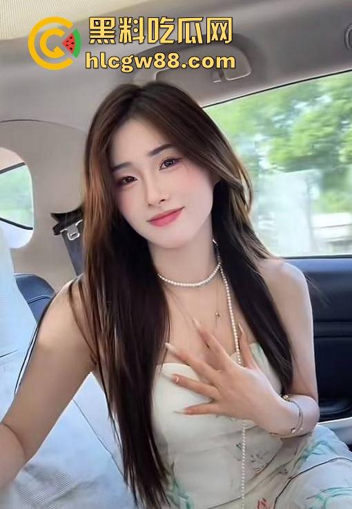 抖音极品高颜值网红【百利甜甜】黑丝学生装 露脸自慰 高级粉丝群福利大放送 先射为敬！-4