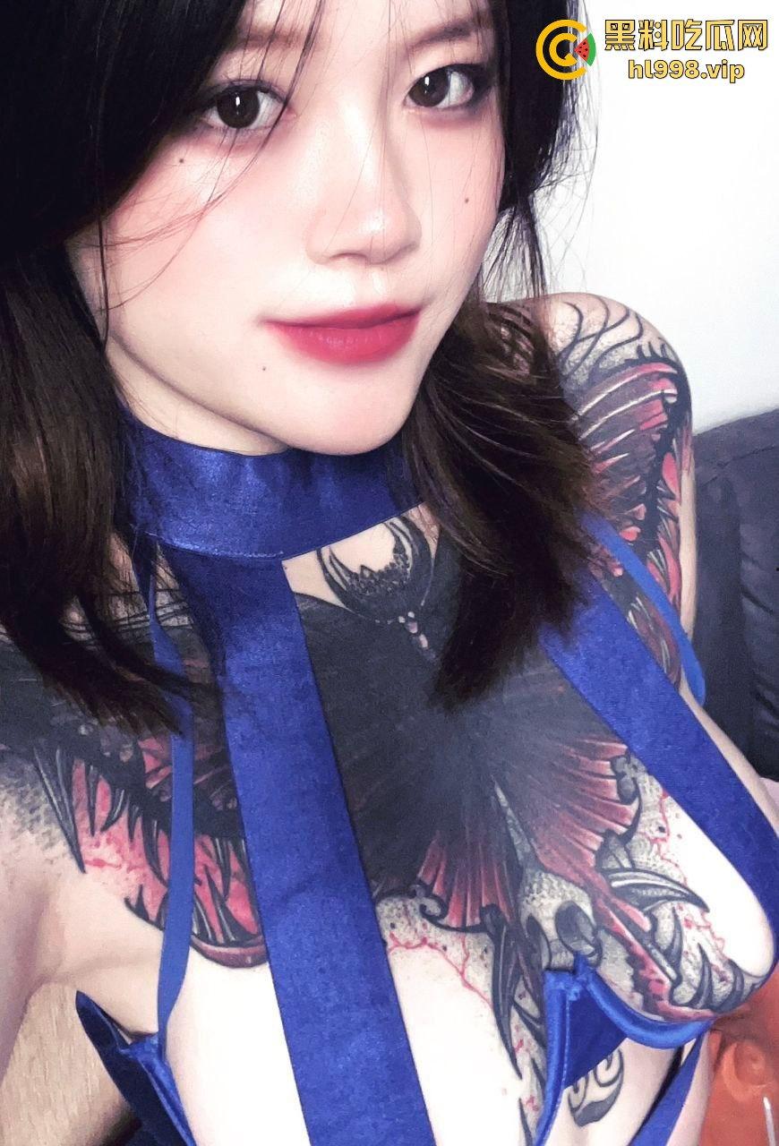 抖音主播【楽涩】国内装乖，国外推特玩骚！奶子逼全给看，找大哥卖逼毫不遮掩！-15