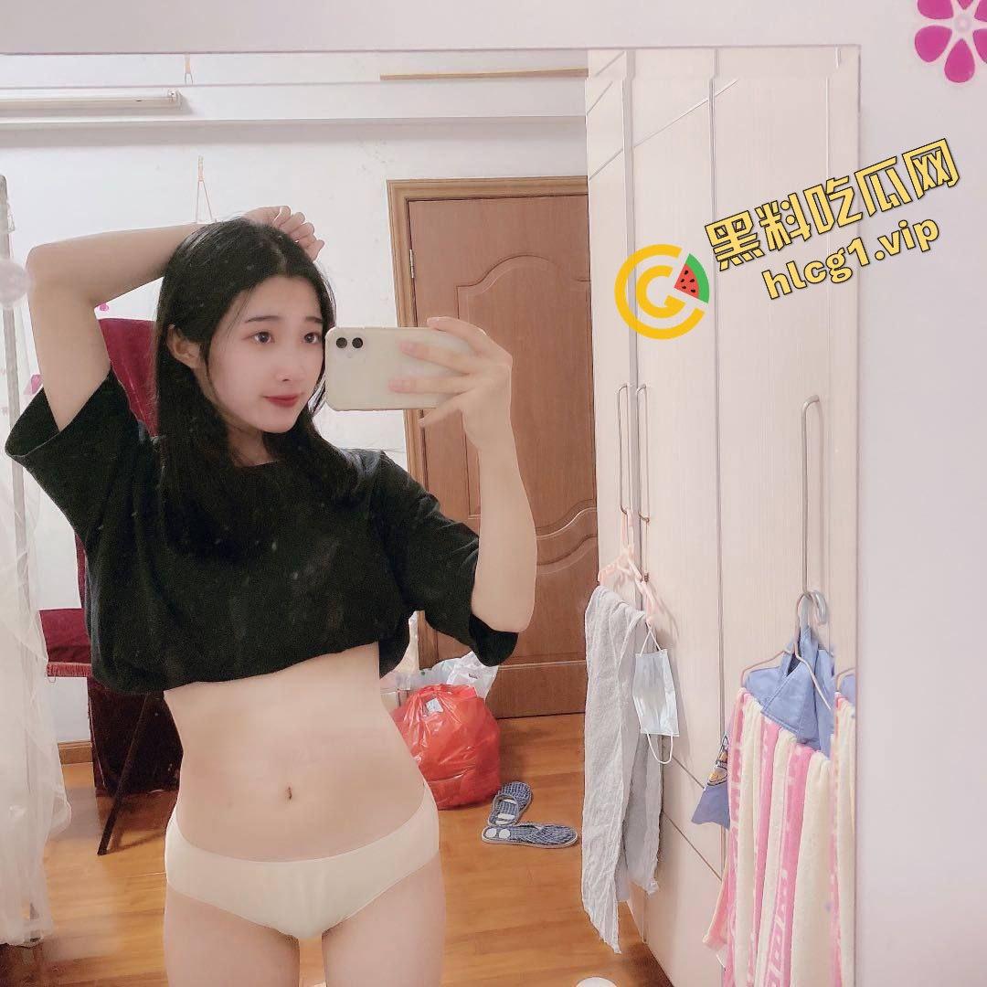 投稿曝光！江门职业技术学院反差女大『陈萍』M属性拉满 纯情小母狗！后入大炮台！-3