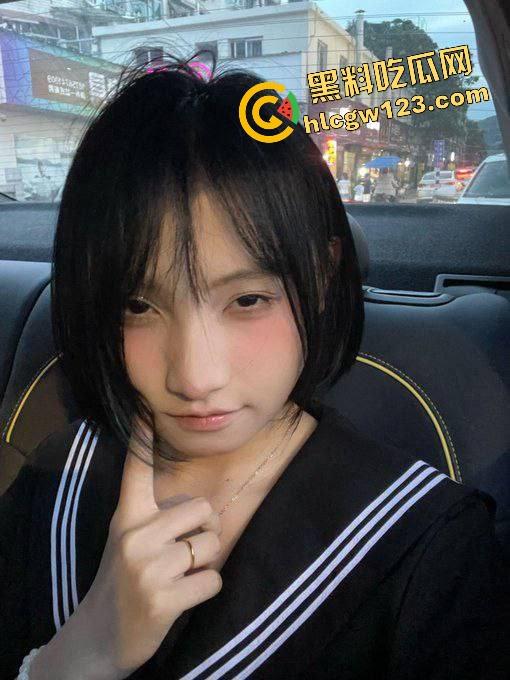 重庆技校反差婊【孙姗姗】自爆民宿狂欢夜，JK外套还没脱就被干翻在床，操到后半夜连床都下不了！-5