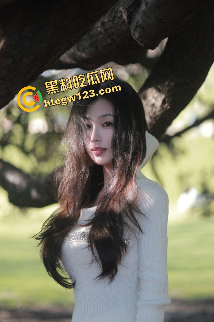 海角乱伦大神狂操干妈，口爆樱桃小嘴灌满浓精吞下，甜品蛋糕引诱后嫩逼猛抽，母子情深爽得狠！-5