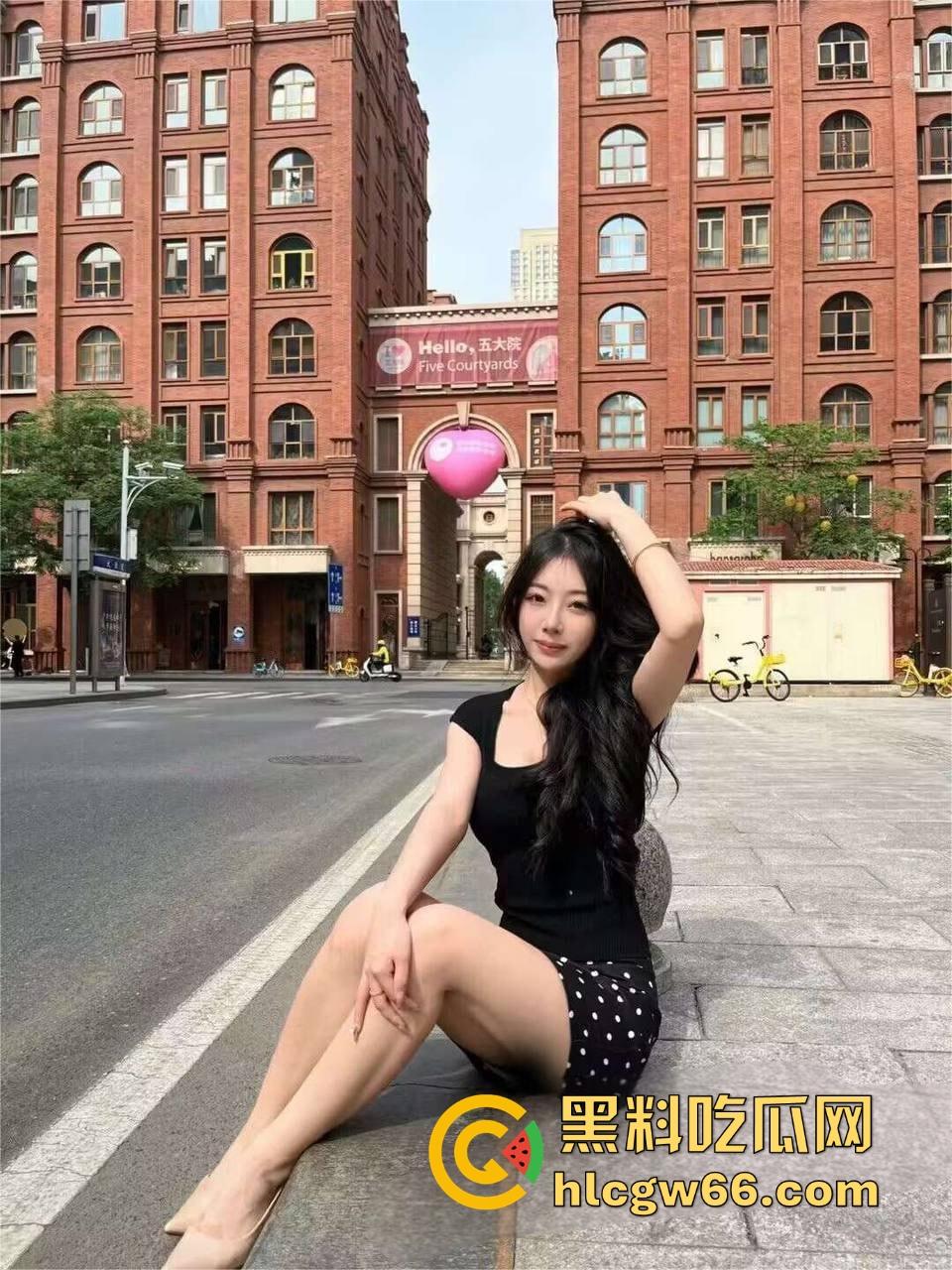 南开反差婊【金月敏】嫩乳肥臀淫汁喷一地，有男友还当劈腿母狗，大屌操翻下贱逼，主动张嘴舔精子！-2