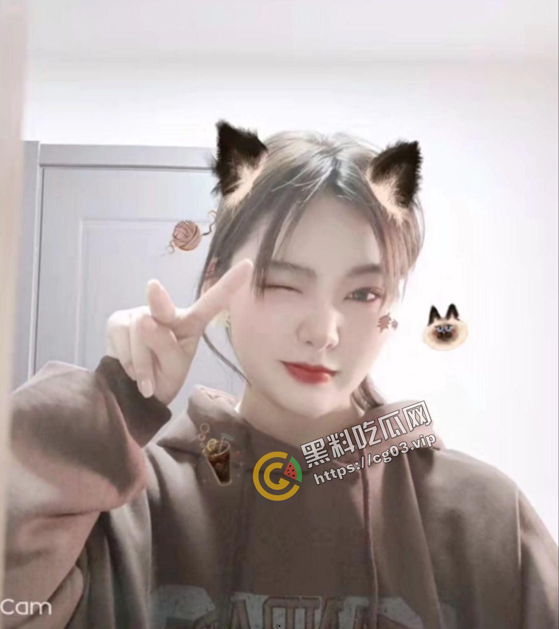 阜新财务 【张佳佳】大连财经学院毕业  脚踏三只船 恋情内出轨多人  喜欢发抠逼视频给多为男朋友 被流出-4