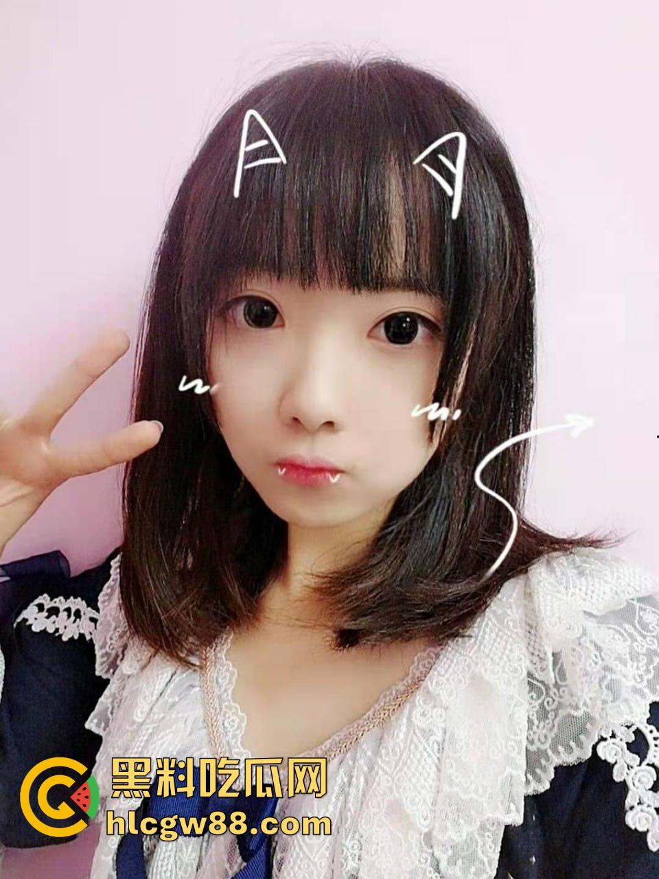 眉山白领小萝莉【王可欣】为前途甘愿献身，清纯皮下骚货制服诱惑勾领导，酒店嫩屄被干肿！-5